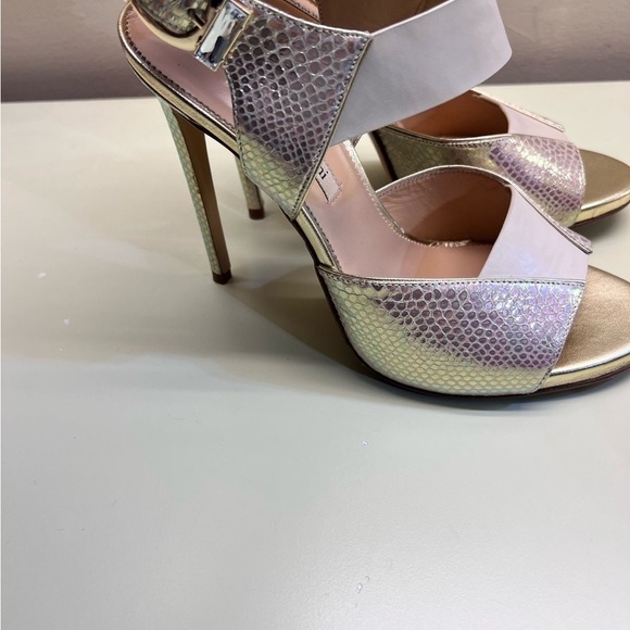 Marino Fabiani MADE IN ITALY LEATHER  Women's Gold and Cream Heels - Picture 4 of 10